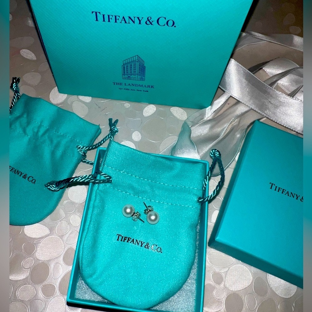 Tiffany’s & Co. 9mm Pearl Earrings Ziegfeld Collection